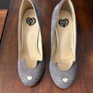 T.U.K Sophistakitty Grey Suede Cat Ear Kitten Heels Size 7